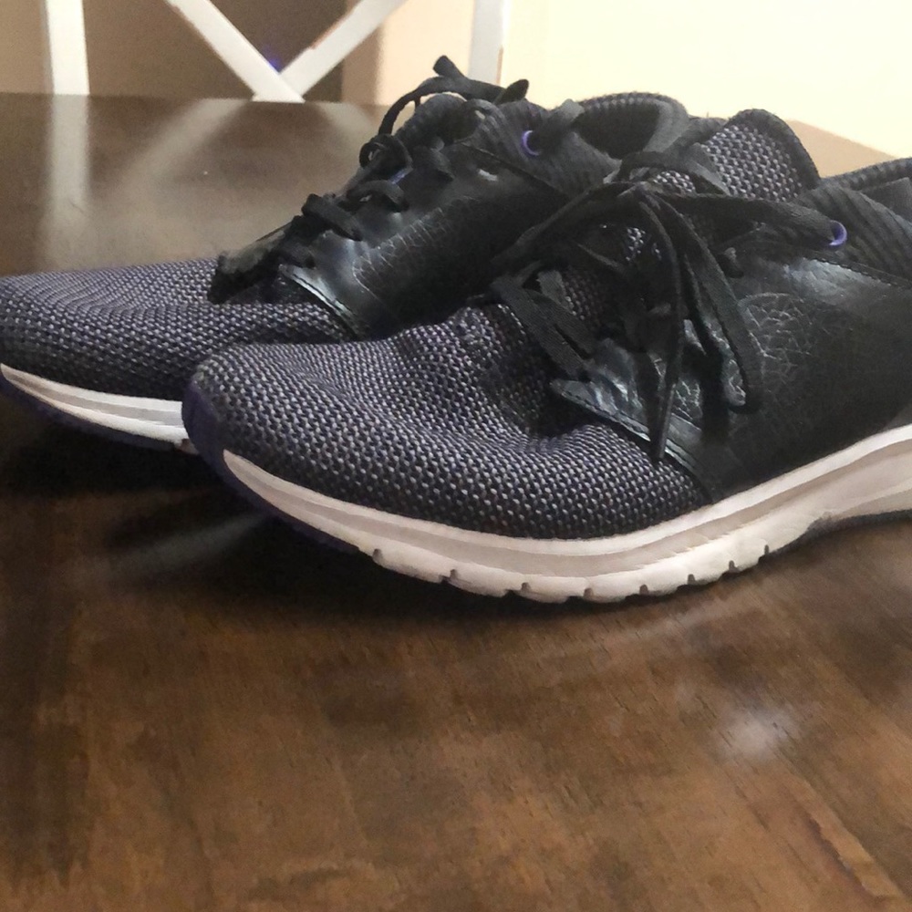 Black Reebok Shoes